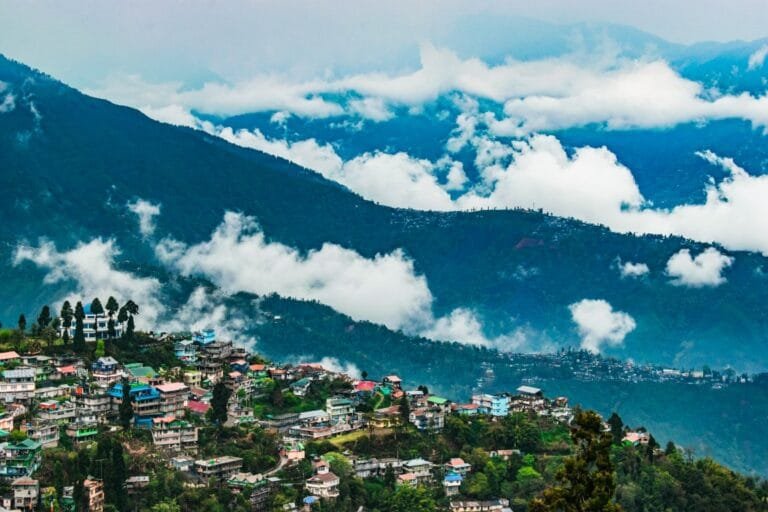 Travel Darjeeling to enjoy Natural Beauty