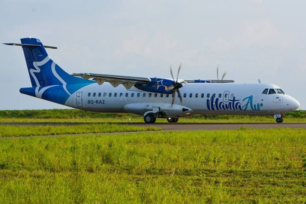 Domestic flight from Male to Dhigura Island