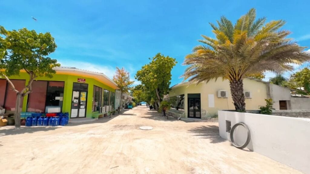 Dhigurah Island main street