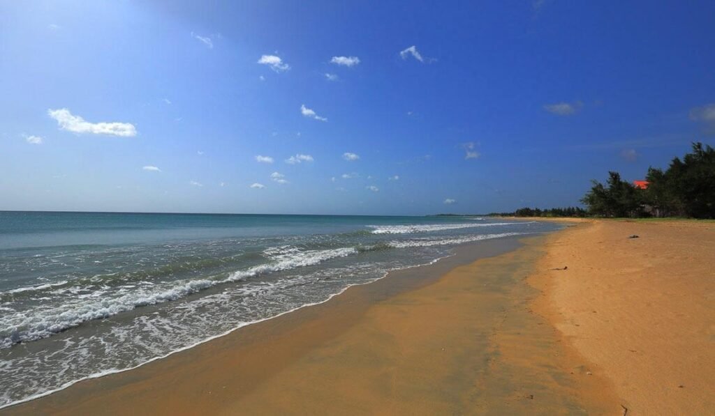 Nilaveli Beach one of the top 10 beaches in Sri Lanka